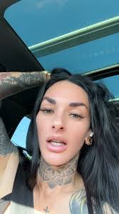 Amanda Huntington's Instagram, Twitter & Facebook