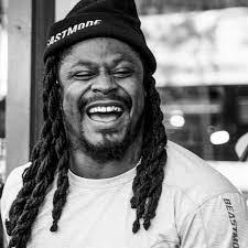 Elizabeth Blomgren's Instagram, Twitter & Facebook