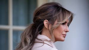 “The Hairstyle That Never Changed: The Quiet, Heartbreaking Truth Behind Melania Trump’s Signature Look”