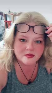 Lynn Mullin's Instagram, Twitter & Facebook