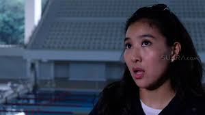 Hal ini menjadikan hidup bawang putih tidak bahagia. Ikut Pertunjukan Bawang Merah Bawang Putih Olivia Zalianty Lecet Lecet