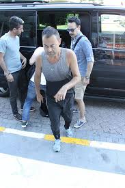 İstanbul), türk şarkıcı, söz yazarı ve besteci. Serdar Ortac Uyuyakaldi