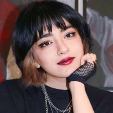 ᏁᎥᏗᎩᏋᏕᏂ (@Niayesh_pm)