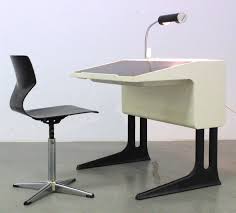 Wir als seitenbetreiber haben uns dem tipp lebensziel angenommen, ware unterschiedlichster. Mitwachsender Schreibtisch Stuhl Von Luigi Colani Fur Flototto Tisch Stuhle Colani