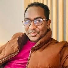 Hamdi Abdinur's Instagram, Twitter & Facebook