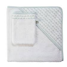 Baby Badehandtuch Aus Weisser Und Jadegruner Baumwolle Maisons Du Monde Sortie De Bain Bebe Bain Bebe Sortie De Bain