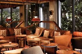 Meski merupakan kawasan anak hits jakarta, ternyata banyak pula restoran hingga kafe yang menjajakan kuliner lokal di senopati. Omah Sendok Restoran Bergaya Jadul Di Jantung Ibukota