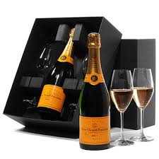 Veuve clicquot gift set with glasses. Champagne Veuve Clicquot 2 Glasses Delivery In Germany By Giftsforeurope