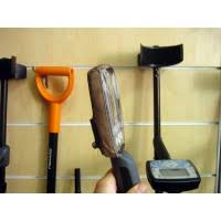 This is a waterproof cover for a handheld metal detector, which can be effectively waterproof, dustproof and dirtproof when the metal detector is in use. Minelab
