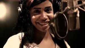 Une nouvelle voix enivrante pour voyager en musique