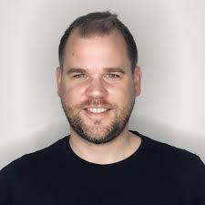 Sandie Barker's Instagram, Twitter & Facebook