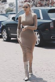 Robert kardashian kardashian kollection kardashian jenner kim kardashian home khloe kardashian outfits kardashian christmas chill outfits casual outfits cute outfits fashion outfits fashionable outfits sneakers fashion fashion shoes yeezy outfit kardashian photos. Khloekardashian Ootd 2019 Khloe Kardashian Style Khloe Kardashian Body Kardashian Outfit