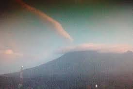 Menurut kepala pelaksana badan penanggulangan bencana daerah (bpbd) kabupaten magelang edy susanto. Hujan Abu Merapi Sampai Cilacap Timur Republika Online