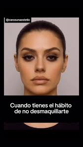 Seamos honestas, ¿a quién no le ha pasado? Llegar a casa agotada y pensar:  “Hoy no me desmaquillo”. Pero, ¿sabes qué le estás haciendo a tu piel cada  vez que te saltas este paso? ¡Mucho más de lo que ...