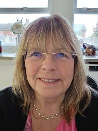 I'm looking for a nice face tan, not shimmer as it enhances the wrinkles .  😊