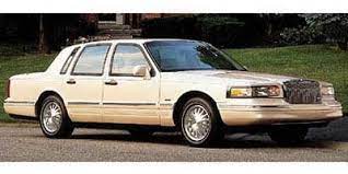Lincoln town car executive series is a car that has a 4 door saloon (sedan) body style with a front positioned engine powering the rear wheels. Amazon Com 1997 Lincoln Town Car Cartier Reviews Images And Specs Vehicles