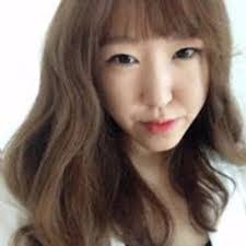 Anna Shin's Instagram, Twitter & Facebook