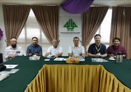 Uptown samarahan dikelolakan oleh dewan usahawan bumiputera sarawak (dubs) cawangan samarahan dengan kerjasama majlis daerah samarahan (mds) dan lembaga pemasaran pertanian persekutuan (fama) negeri sarawak. Dewan Usahawan Bumiputera Sarawak Posts Facebook