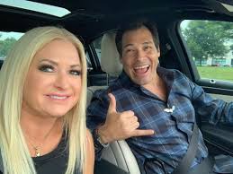 Kari and Lisha Schneider