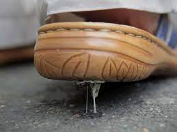 „kaugummi aus teppich entfernen ist eine häufige suchanfrage geworden. Kaugummi Entfernen So Retten Sie Kleidung Schuhe Und Teppich Wohnen