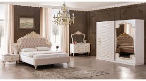 Avangart mobilyaları beğeniyor ve bu mobilya modellerini yatak odasında da kullanmak istiyorsanız sizler de bu kategorideki yatak odası modellerimize bakabilirsiniz. Royal Avangard Yatak Odasi