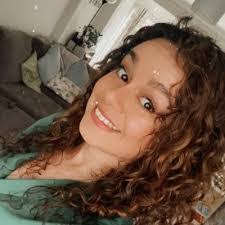 Laura Creswick's Instagram, Twitter & Facebook