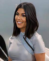 Kourtney Kardashian In 2021 Kardashian Hair Medium Hair Styles Kourtney Kardashian Hair