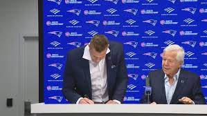 Rob Gronkowski signs one-day contract to 'retire as a Patriot'