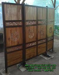 Sebagai produsen furniture yang memfokuskan pada pengembangan produk furniture jepara. Sketsel Minimalis Ukir Ceplok Jati Mebel Kayu Minimalis Kayu Mebel Pembatas Ruangan