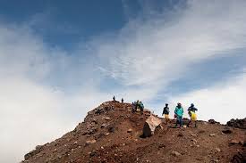 Anda harus menguasai pergerakan gear, kawalan stering, kawalan. Bahaya Jangan Pernah Lakukan 7 Hal Ini Saat Turun Gunung Jelajah Lagi Let S Start Exploring