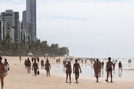 Praia e parques do Recife registram movimento intenso e desrespeito a  regras após flexibilização | Pernambuco | G1
