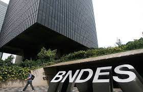 Afastamento de superintendente do BNDES cria tensão entre diretores e  funcionários | Abrir uma loja, Ato administrativo, Funcionários