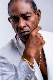 Ms. Communication (Corto)