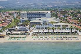 Palm Wings Beach Resort Kusadasi Davutlar Mevkiinde Sevgi Plajinda Bulunmaktadir Hava Limanina 80 Km Davutlar Merkezine 3 Km K Beach Paris Skyline Kusadasi