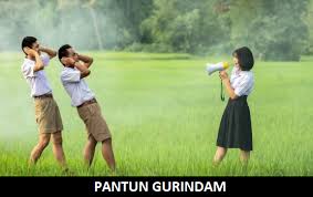 Beberapa diantara mereka tumbuh menjadi manusia dengan kemampuan sosialisasi yang baik dan terbuka terhadap banyak hal. Pantun Gurindam Pengertian Ciri Jenis Dan 20 Contoh Pantun Gurindam Faktasantuy Com