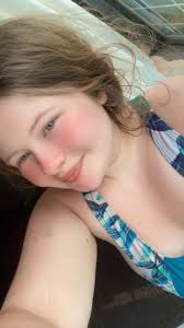 Can someone fix me hair in these photos please and thankyou!!