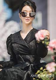 Go Moon Young Seo Ye Ji S Fashion Outfits In It S Okay To Not Be Okay Episode 1 Kpopndrama Gaya Busana Wanita Wanita Cantik