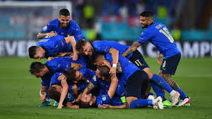 Pessina scores azzurri winner but both teams into last 16. 19uoodimqrhlsm