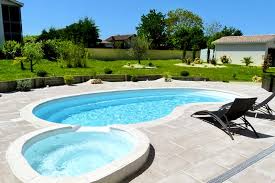 Prix Pose Piscine Coque Cout Moyen Guide Decembre 2020