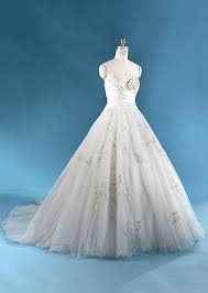 Snow White Gown Collection 6 Alfred Angelo Bridal Collection Disney S Fairy Tal Disney Wedding Dresses Disney Princess Wedding Dresses Snow White Wedding