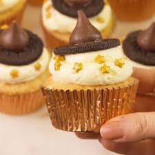 With so many different themes running through each film, you ' ll have all kinds of cravings that can ' t be satisfied with a simple batch of buttered popcorn. What House Are You In Food Cupcakes Easyrecipe Harrypotter Dessert Harry Potter Desserts Desserts Dessert Recipes