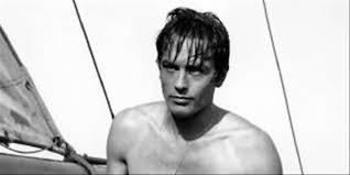 Alain delon, la solitude d'un fauve, le dernier volet d'un jour, un destin diffusé vendredi 3 mai sur france 3 a fait plusieurs révélations sur l'acteur en le documentaire revient sur un sévisse qu'il faisait subir à son fils, anthony delon. Alain Delon La Solitude Du Guepard