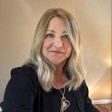 Melissa Mcroberts's Instagram, Twitter & Facebook