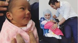 Perkenalan singkat mereka membawa kepada ikatan perkahwinan. Wajah Terkini Wan Maryam Anak Sulung Fizo Omar Dan Mawar Memang Keturunan Cantik Cantik Lepat Pisang