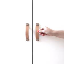 Product details östernäs handle in tanned leather feels soft to touch and brings a warm and natural element to your home. That Scandinavian Feeling On Twitter So Happy With My New Osternas Leather Handles From Ikea Great Way To Update An Old Wardrobe Ikea2017 Scandinavianstyle Https T Co 8qjuwgizdz