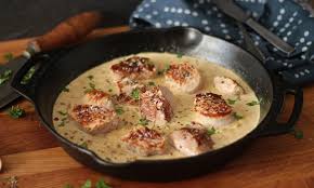Schweinefilet Medaillons In Zwiebel Rahmsauce Sind Einfach Und Schnell Gemacht Mit Diesem Rezept Schweinemedaillons Rezept Schweinefilet Rezepte Schweinefilet