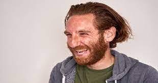 Tom Karpf's Instagram, Twitter & Facebook