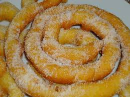 La caratteristica delle zeppole sarde lunghe è. Zippulas De Ommu Mia
