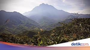 Asal muasal gunung arjuna menurut cerita rakyat adalah. Menyibak Keindahan Alam Kalimantan Yang Terekam Hampir 50 Tahun Lalu