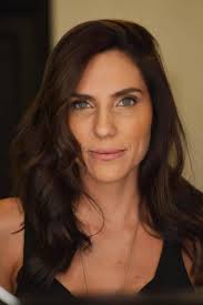 Atriz Rafaela Mandelli muda o visual: 'Nunca tive apego com o cabelo'